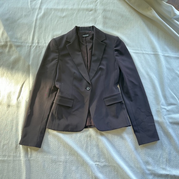 Tahari Blazer/Jacket, SIze 2, Eggplant (Purple) - Picture 13 of 15
